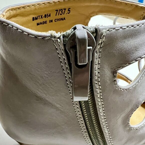 CL By Laundry Gray Lace Up Peep Toe Block Heel Sandals With Zip Closure Size 7M - Picture 8 of 9